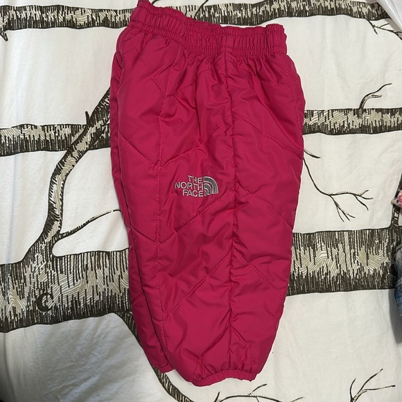 North face infant snow pants pink 3-6months reversible - Picture 3 of 5
